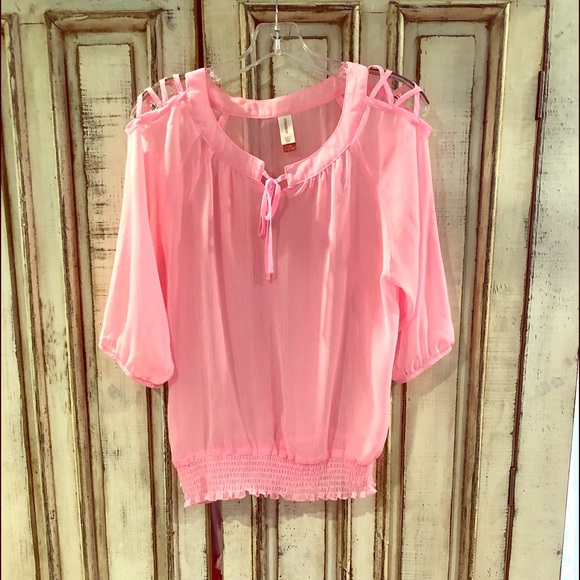 Pink blouse - Picture 2 of 4